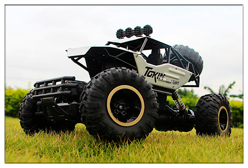 Carro de Controle Remoto Off-Road 1:12 / 1:16 4WD